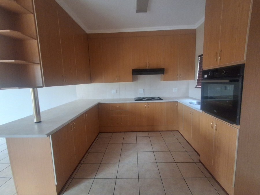 To Let 3 Bedroom Property for Rent in Pentagon Park Free State
